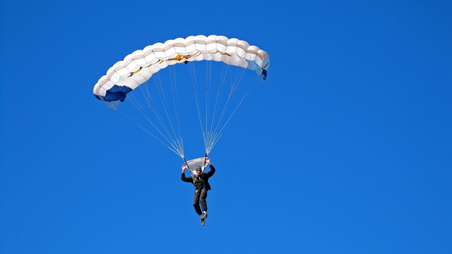 AIYOUXI.COM-🧬 技术创新与科研突破